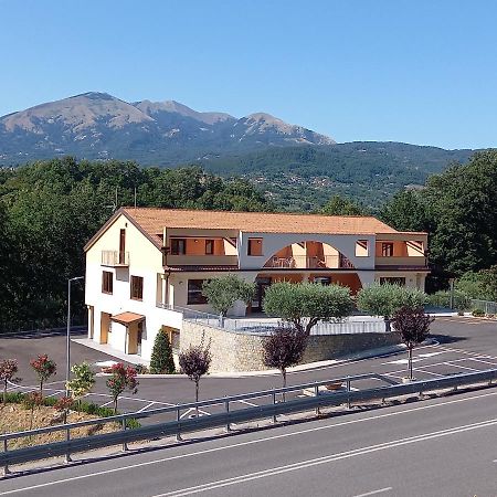 Hotel Ristorante Villa Terry Лаурия Инфериоре Екстериор снимка