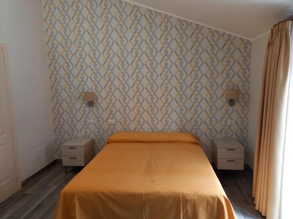 Hotel Ristorante Villa Terry Лаурия Инфериоре Екстериор снимка