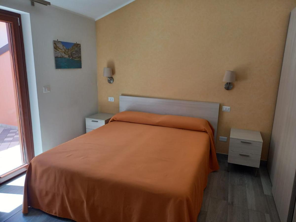 Hotel Ristorante Villa Terry Лаурия Инфериоре Екстериор снимка