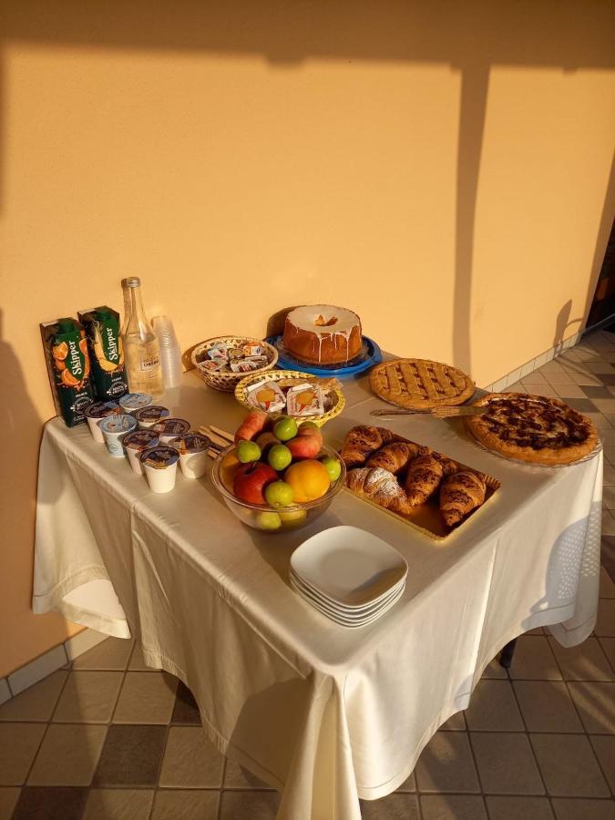 Hotel Ristorante Villa Terry Лаурия Инфериоре Екстериор снимка