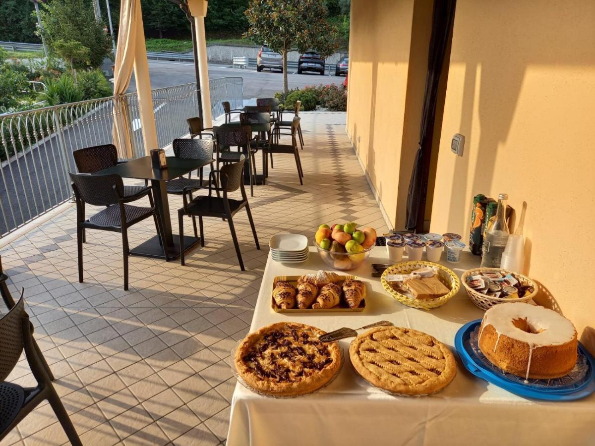 Hotel Ristorante Villa Terry Лаурия Инфериоре Екстериор снимка